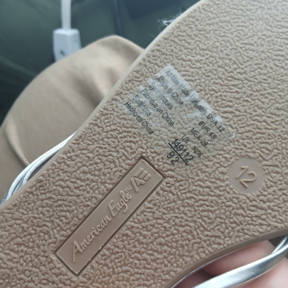 American Eagle‎ Thong Sandals 12 Silver Metallic Multi-Strap Casual Summer Flat - Picture 4 of 9